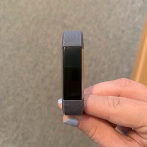 Fitbit Alta HR